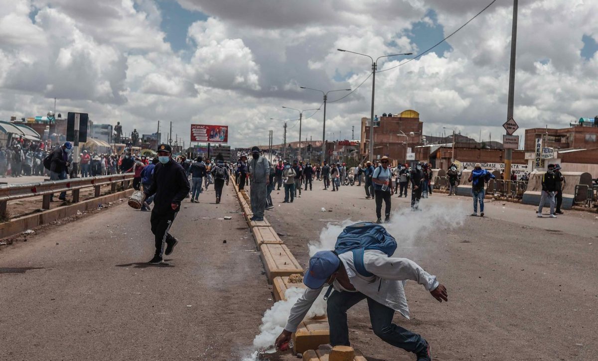 Sube a doce el número de personas muertas en un día durante las protestas en el sur de Perú