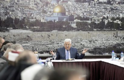 Abás promete defender la "herencia cristiana" de Palestina en un mensaje de Navidad