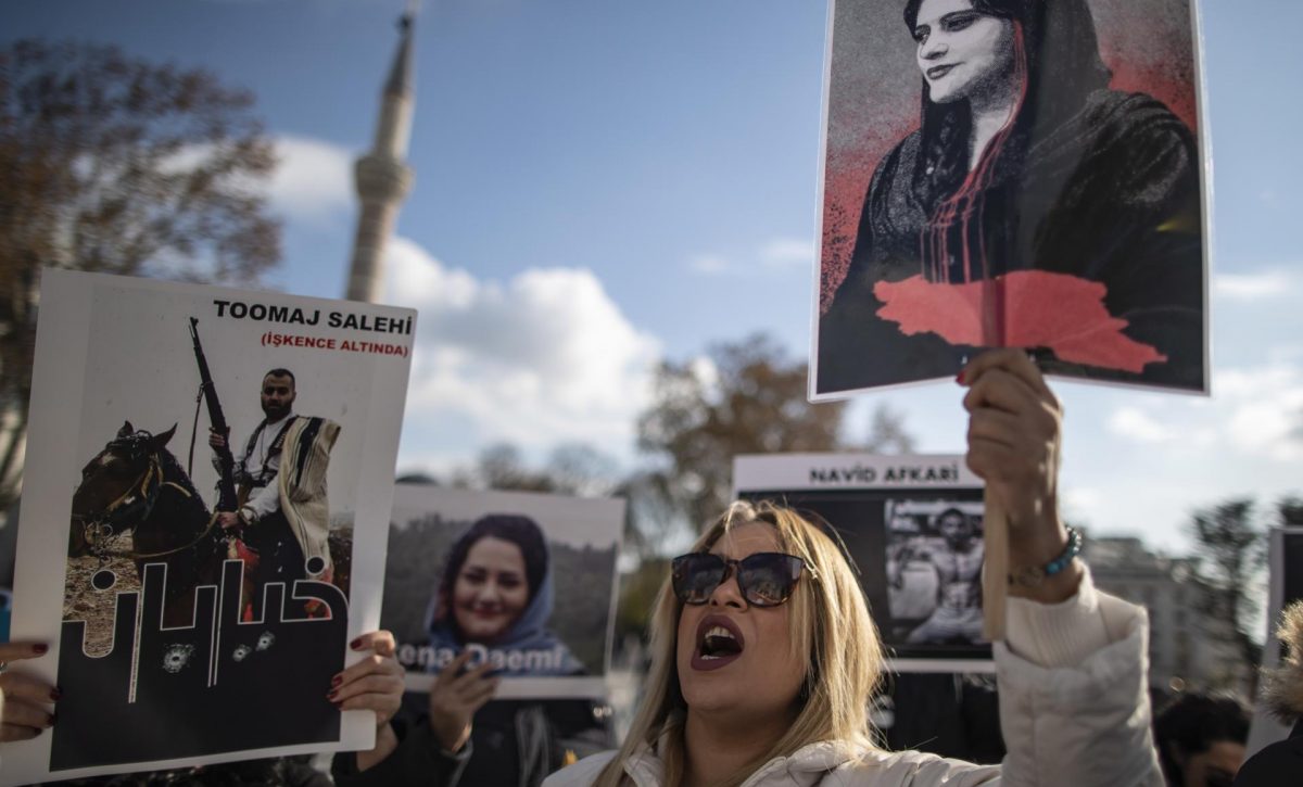 Irán ejecuta en público a un segundo manifestante por participar en protestas