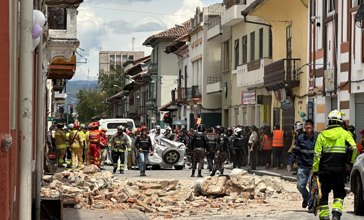 Trece fallecidos y 126 heridos por el sismo de magnitud 6,5 en Ecuador