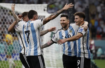 2-1. Messi y Julián Álvarez sitúan a Argentina en cuartos ante Países Bajos