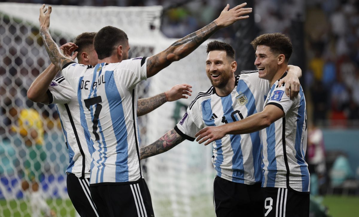 2-1. Messi y Julián Álvarez sitúan a Argentina en cuartos ante Países Bajos