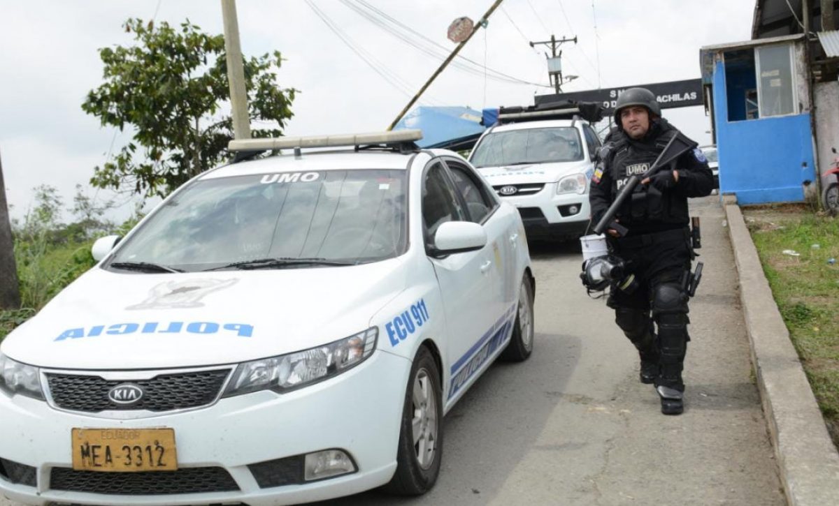 Agentes-policiales-que-prestan-sus-servicios-en-la-provincia-de-Santo-Domingo-de-los-Tsachilas.-Grafica-referencial
