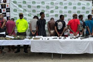 Dos muertos y 214 detenidos en operaciones contra el Clan del Golfo en Colombia