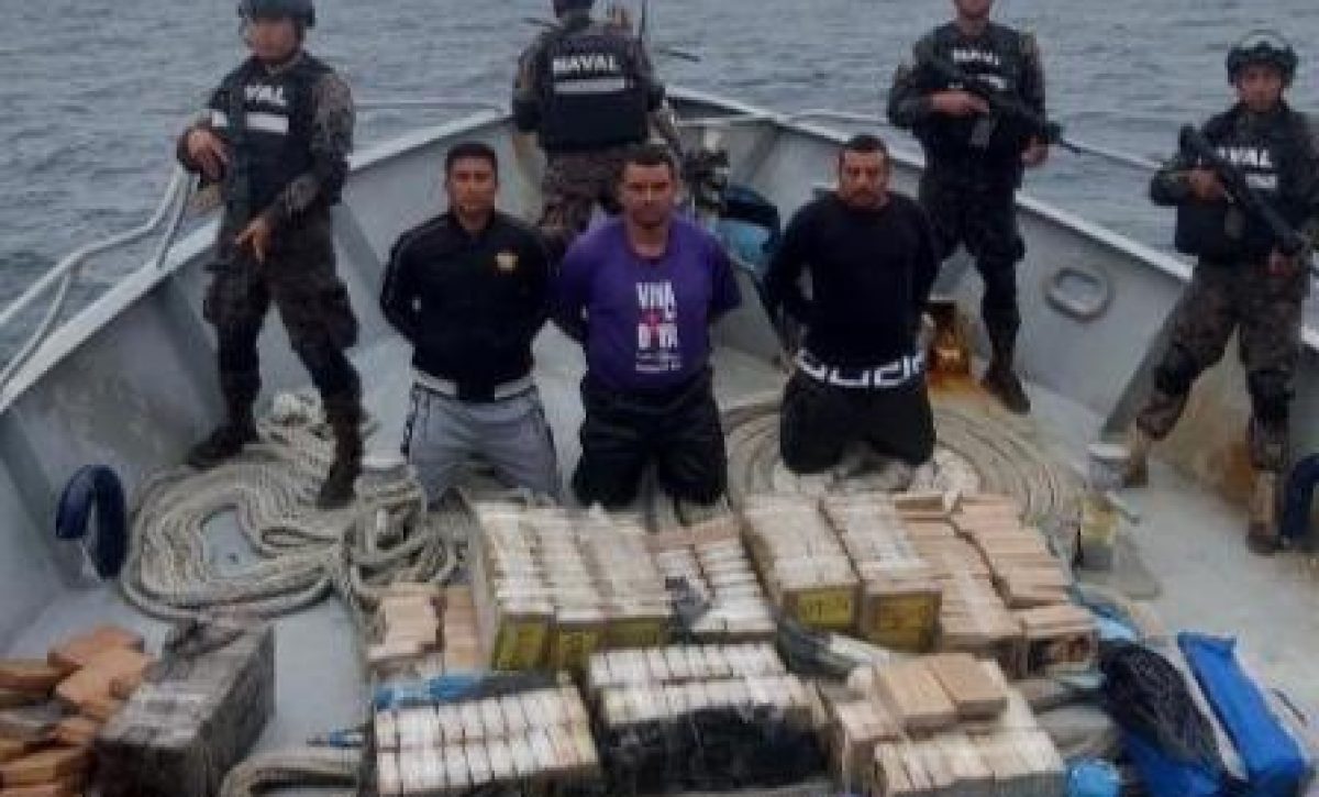 ECUATORIANOS-DETENIDOS-CON-DROGA-EN-EL-SALVADOR