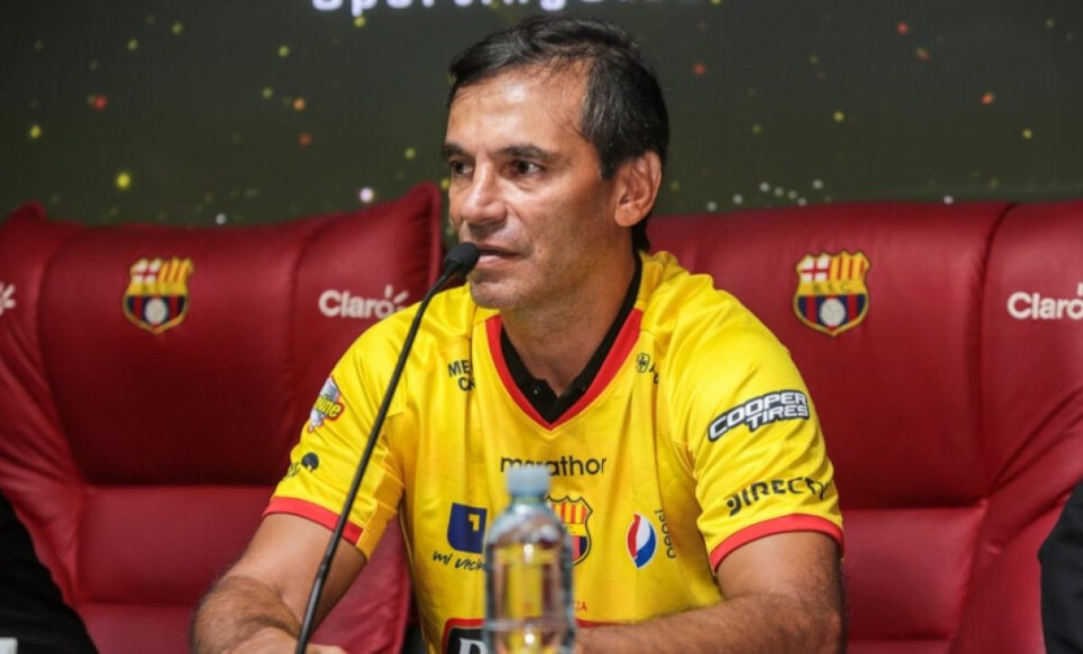 Fabian-Bustos.-argentino-y-director-tecnico-de-Barcelona