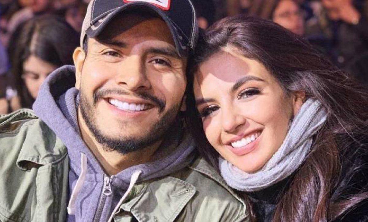 Jonathan-Estrada-y-su-novia-la-cantante-Dayanara-Peralta.