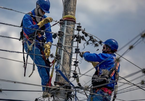 La CNEL anunció un corte programado de energía eléctrica en varios sectores de la parroquia Los Esteros, en Manta.