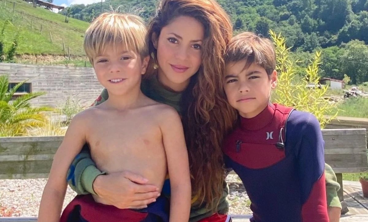 La-cantante-colombiana-Shakira-y-sus-hijos-Sasha-y-Milan