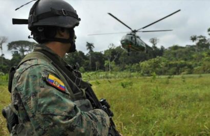 Militares-ecuatorianos-realizan-constantes-patrullajes-en-la-frontera-norte-con-Colombia.