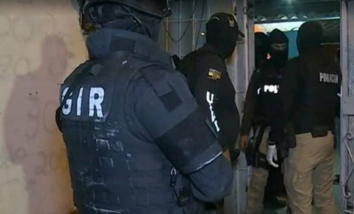 Uno-de-los-allanamientos-registrados-en-la-cooperativa-Socio-Vivienda-de-Guayaquil.
