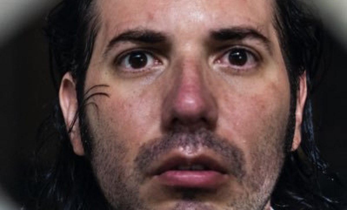 VICTOR-ARAUZ-EN-EL-OJO-DEL-HURACAN
