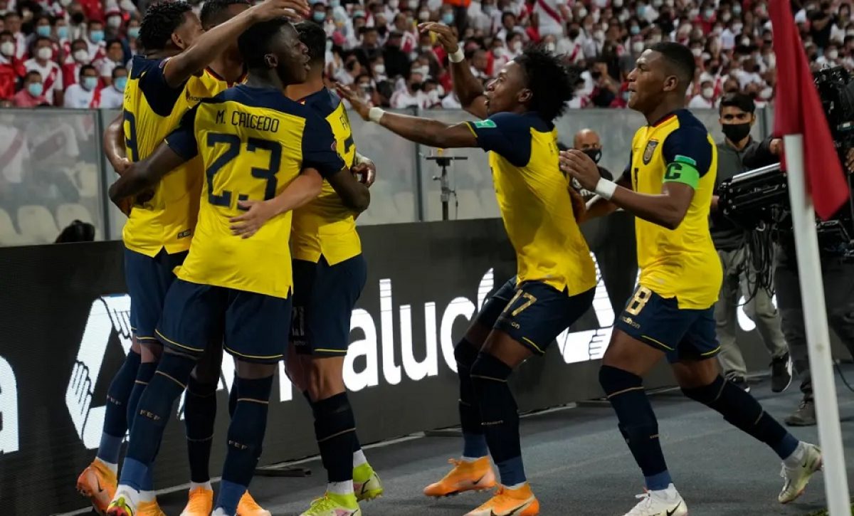 Varios-jugadores-de-la-seleccion-ecuatoriana-de-futbol.
