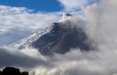 El volcán Cotopaxi mantiene una actividad moderada con tendencia ascendente