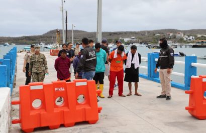 a-bordo-de-lanchas-en-las-que-transportaban-gran-cantidad-de-droga-las-autoridades-capturaron-a-ocho-ciudadanos-manabitas