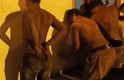 a-dos-presuntos-delincuentes-identificados-con-los-alias-de-chema-y-terremoto-los-detuvo-la-policia-en-esmeraldas