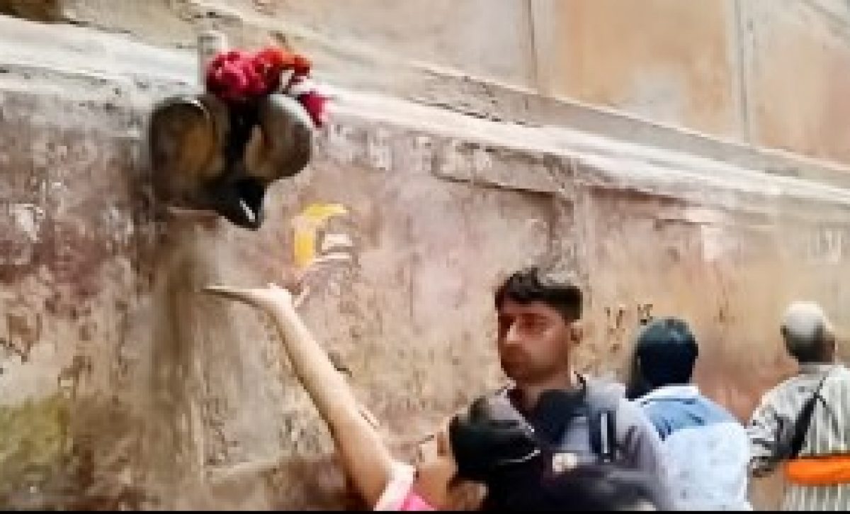 agua-bendita-templo-india-465531-2-67337219c8476