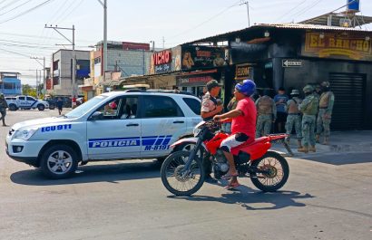 al-dueno-de-un-barberia-le-dispararon-al-menos-por-cinco-ocasiones-cuando-se-encontraba-dentro-de-su-local-comercial