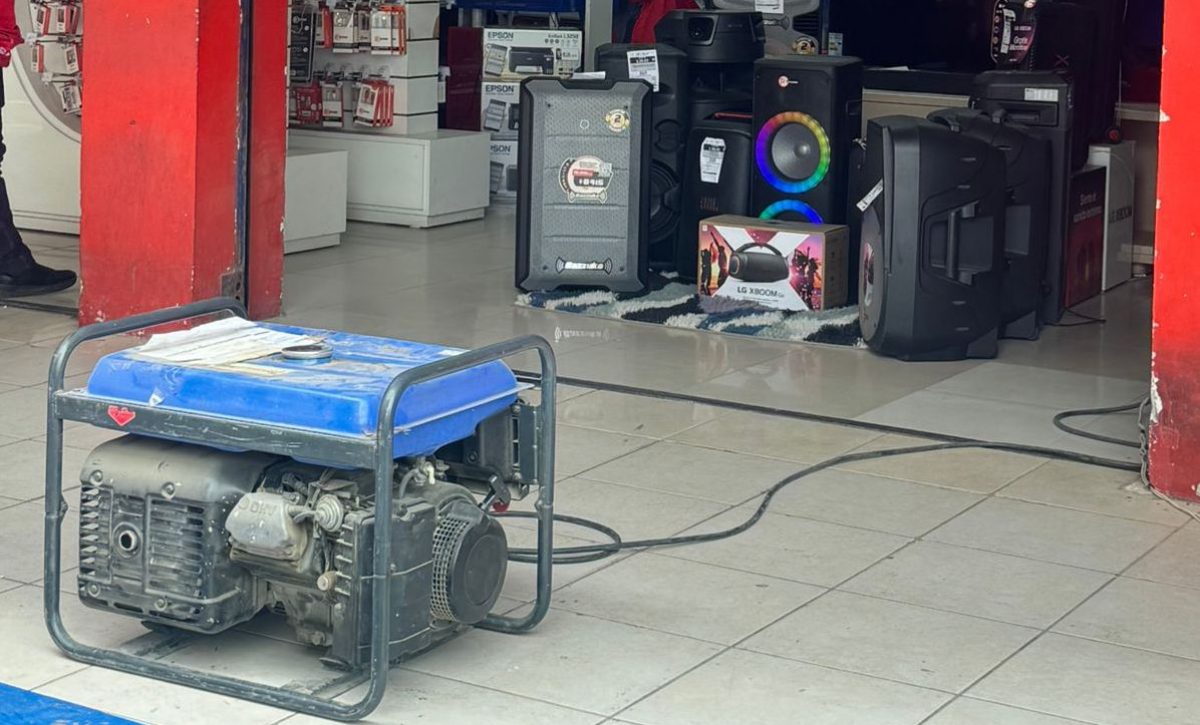 apagon-en-manta-menos-agua-potable-y-mas-perdidas-en-el-comercio-1