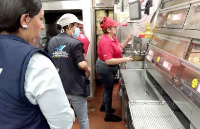 arcsa-pone-en-jaque-a-locales-que-incumplen-normas-sanitarias-en-santo-domingo