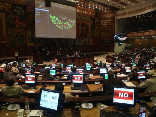 asamblea-elecciones-voto-manabi-ecuador-1-2