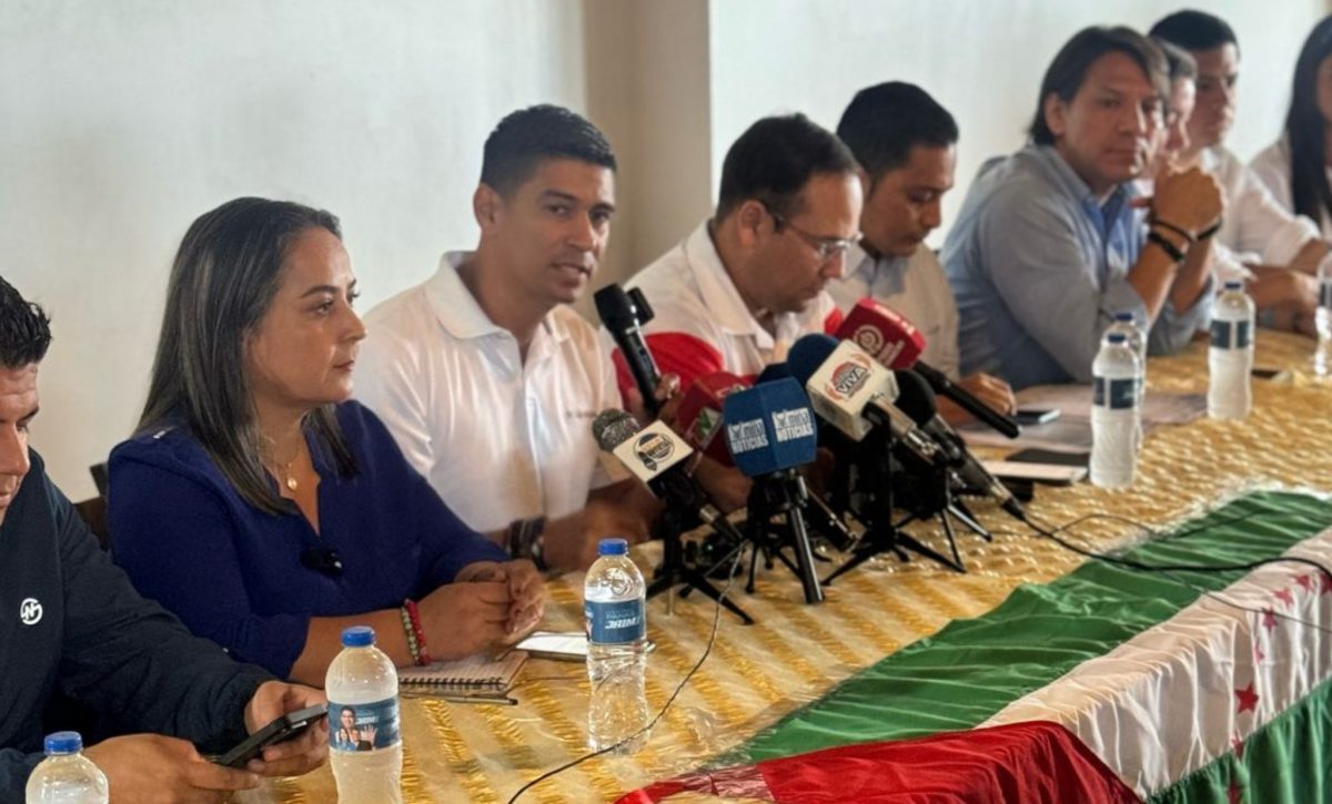asambleistas-manabitas-de-rc-agradecen-el-respaldo-popular