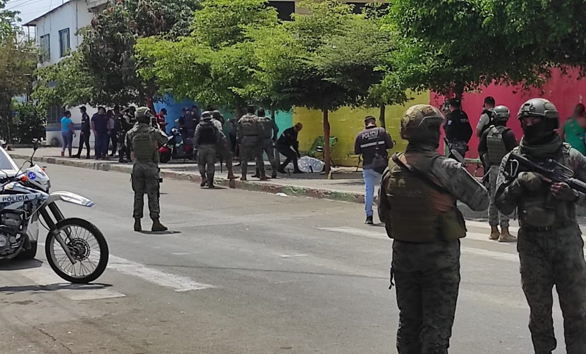 asesinan-a-una-mujer-en-los-exteriores-de-una-escuela-en-manta