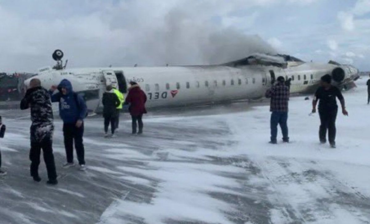 avion-de-delta-airlines-se-vuelca-al-aterrizar-en-aeropuerto-de-toronto-canada