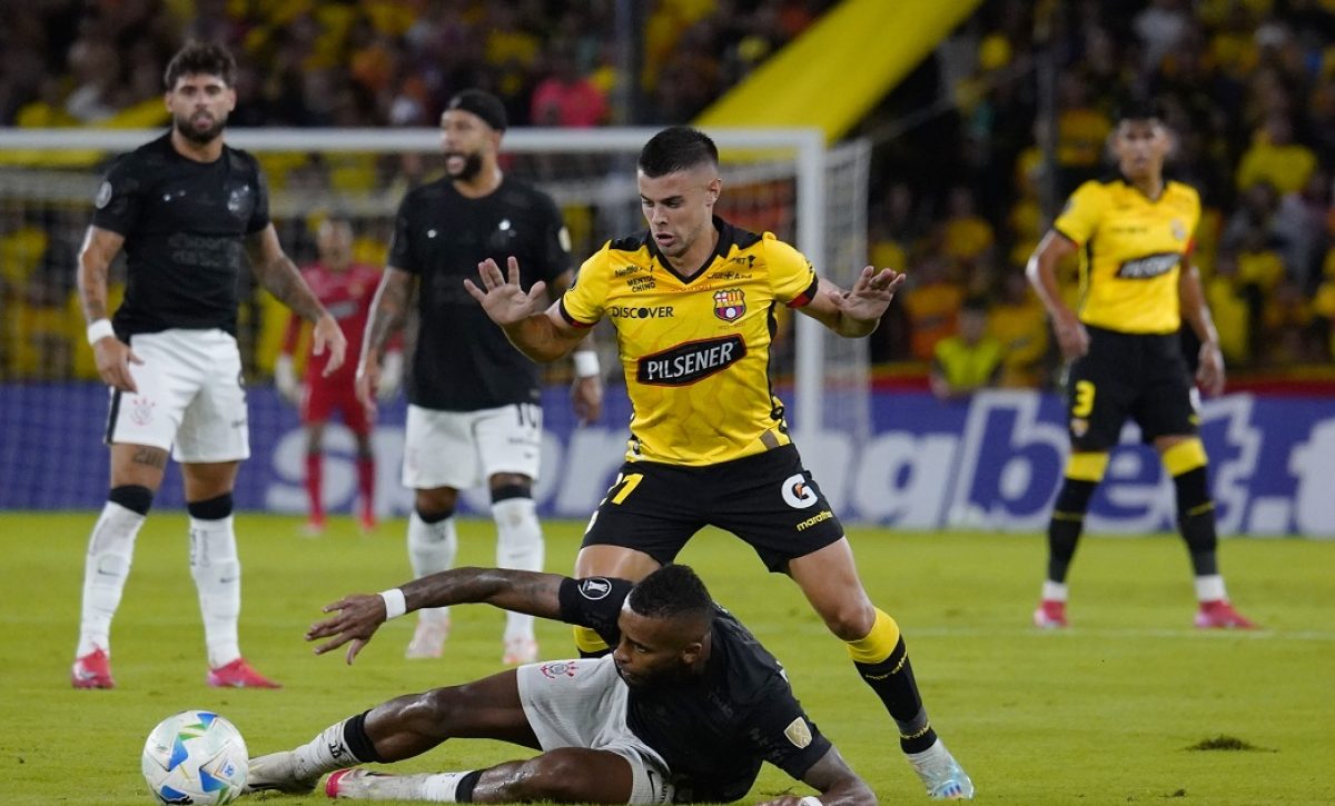 FBL-LIBERTADORES-BARCELONA-CORINTHIANS