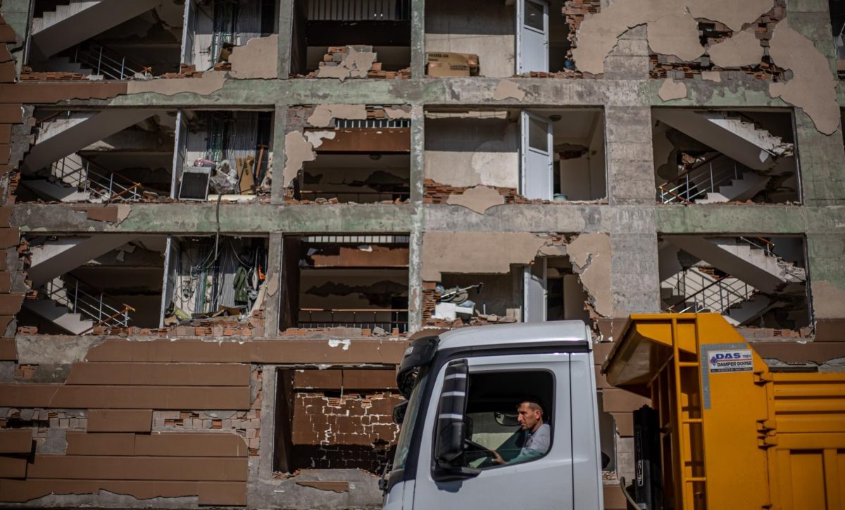 Tres muertos y 213 heridos tras dos nuevos terremotos en el sureste turco
