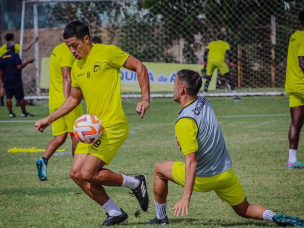 brahian-cuello-jugador-de-delfin-sc