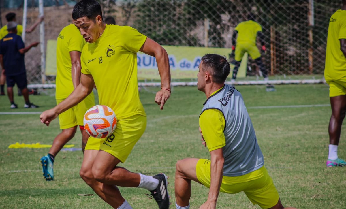 brahian-cuello-jugador-de-delfin-sc
