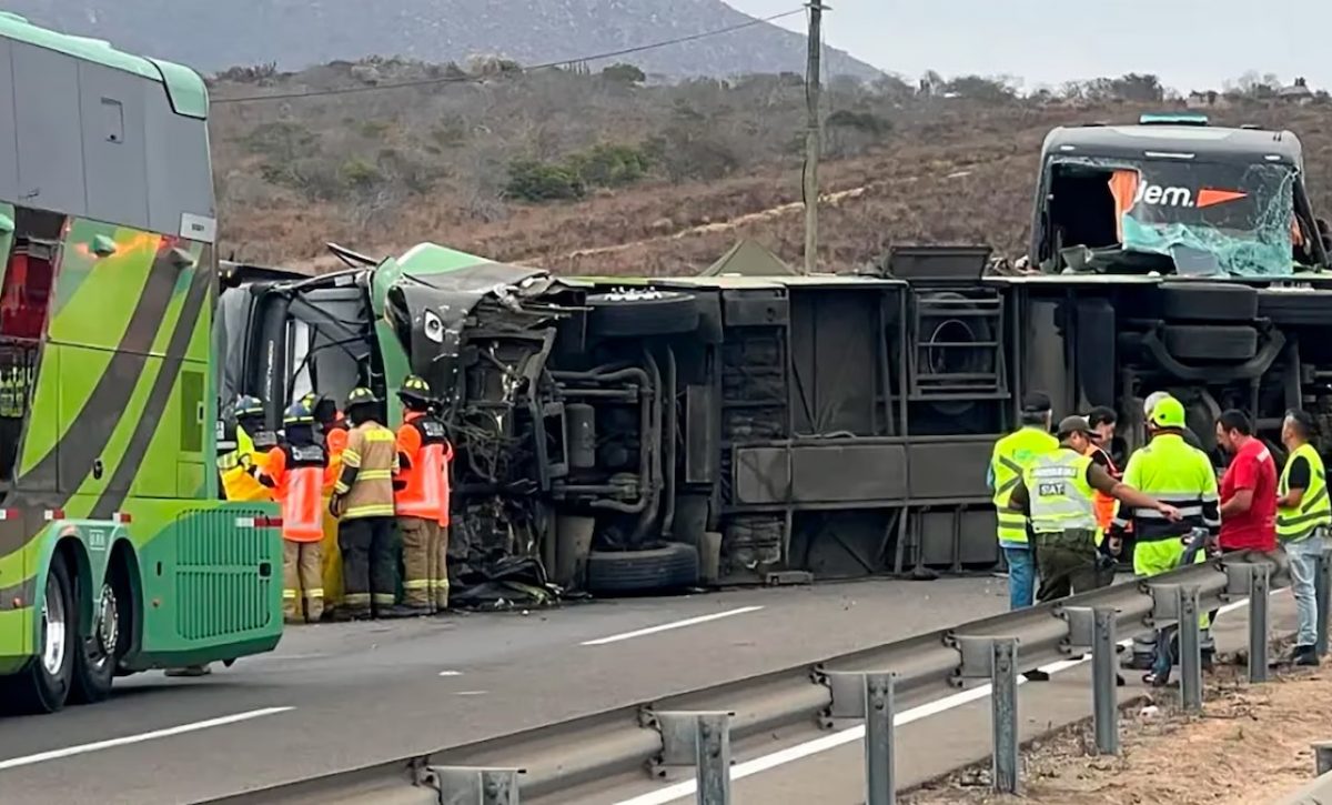 brutal-choque-de-cuatro-buses-deja-6-muertos-y-70-heridos-en-chile