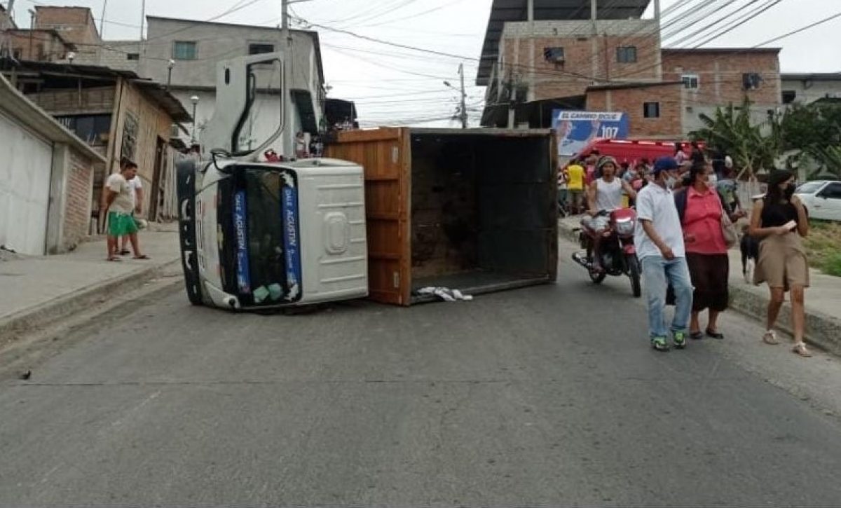 camion-se-volco