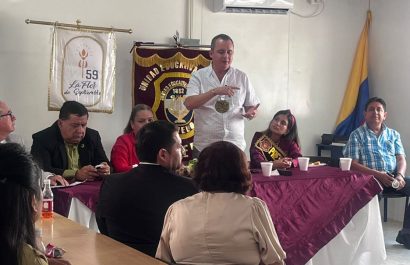 carlos-vera-mora-asambleista-de-manabi-asiste-a-conversatorio-con-estudiantes