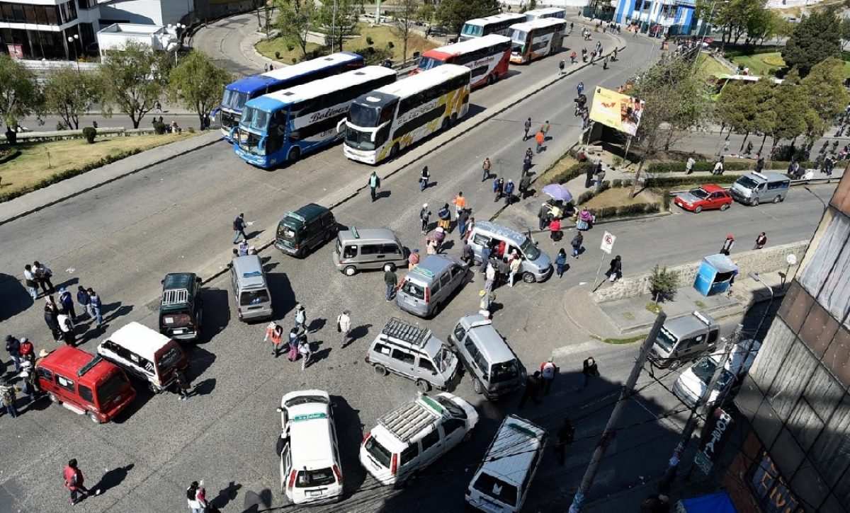 choferes-de-el-alto-en-bolivia-iniciaron-un-paro-de-transporte-en-protesta-a-la-crisis-por-la-que-atraviesa-el-pais-sudamericano