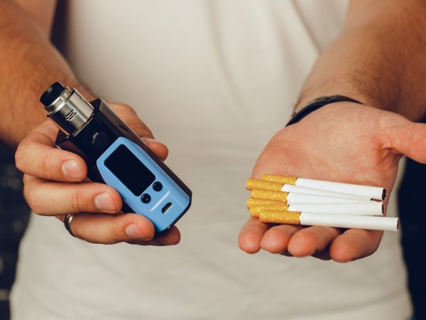 cigarrillos-y-vapeadores-shutterstock-width-1920