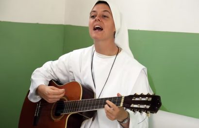 clare-crockett-nacio-en-irlanda-del-norte-europa-tenia-33-anos-de-edad-cuando-murio-en-el-terremoto-del-16-de-abril-del-2016-en-ecuador