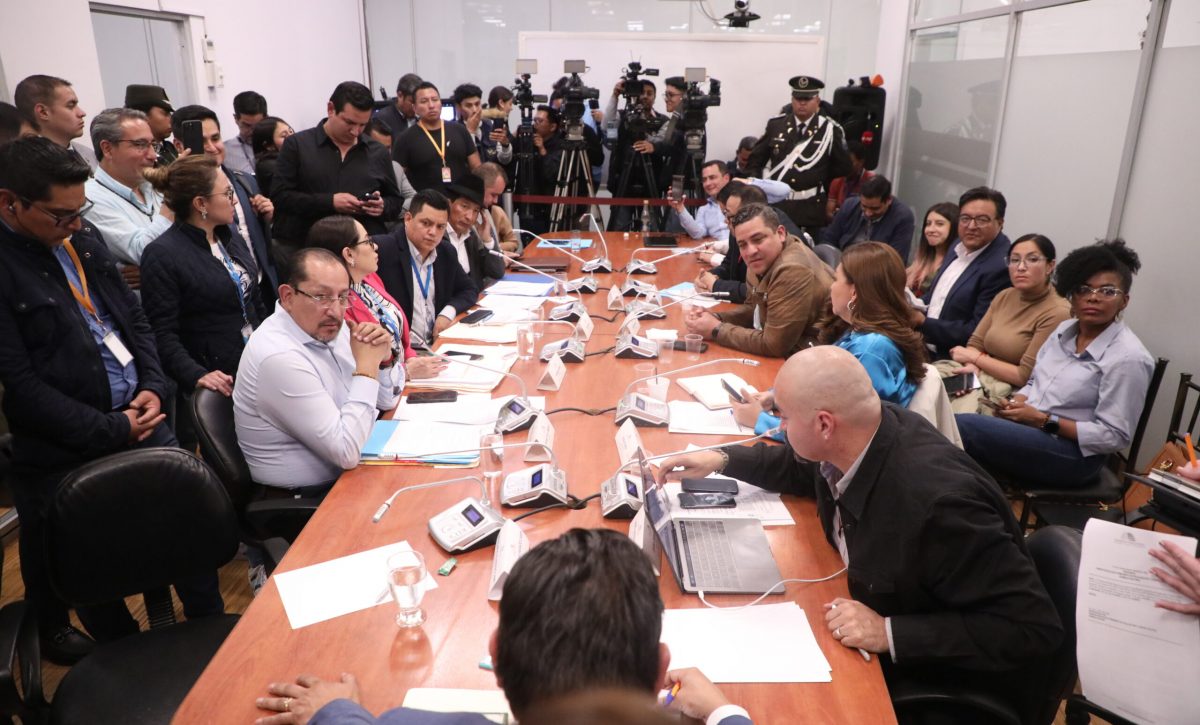 comision-de-fiscalizacion-no-califico-juicio-politico-contra-diana-salazar-hubo-tension