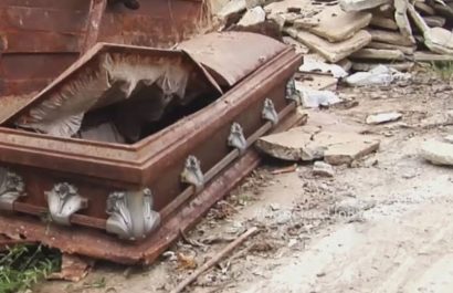 criminales-profanaron-una-tumba-para-decapitar-al-difunto-y-prenderle-fuego-sucedio-en-guayaquil