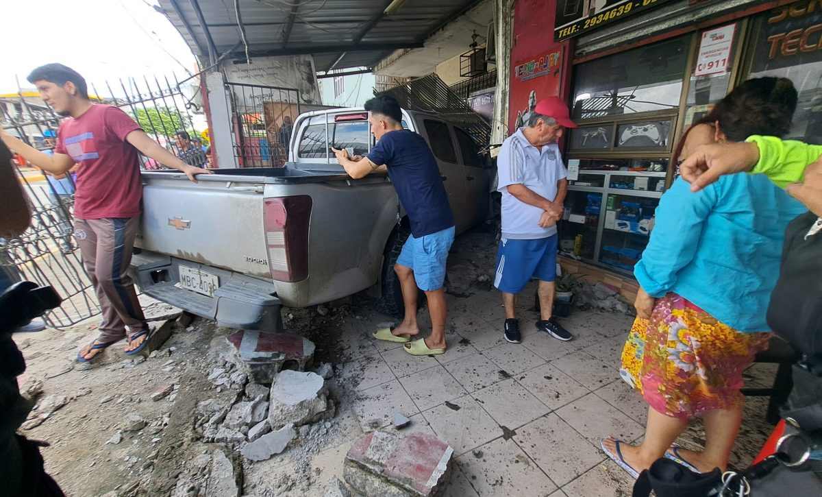 cronica-accidente-de-transito-deja-tres-heridos-tres-vehiculos-destruidos-y-un-detenido-