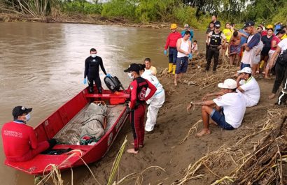 cronica-bomberos-encontraron-el-cadaver-de-un-adolescente-que-se-ahogo-en-portoviejo-manabi