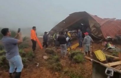 cuatro-personas-atrapadas-y-una-casa-destruida-en-celica-loja-por-las-fuertes-lluvias