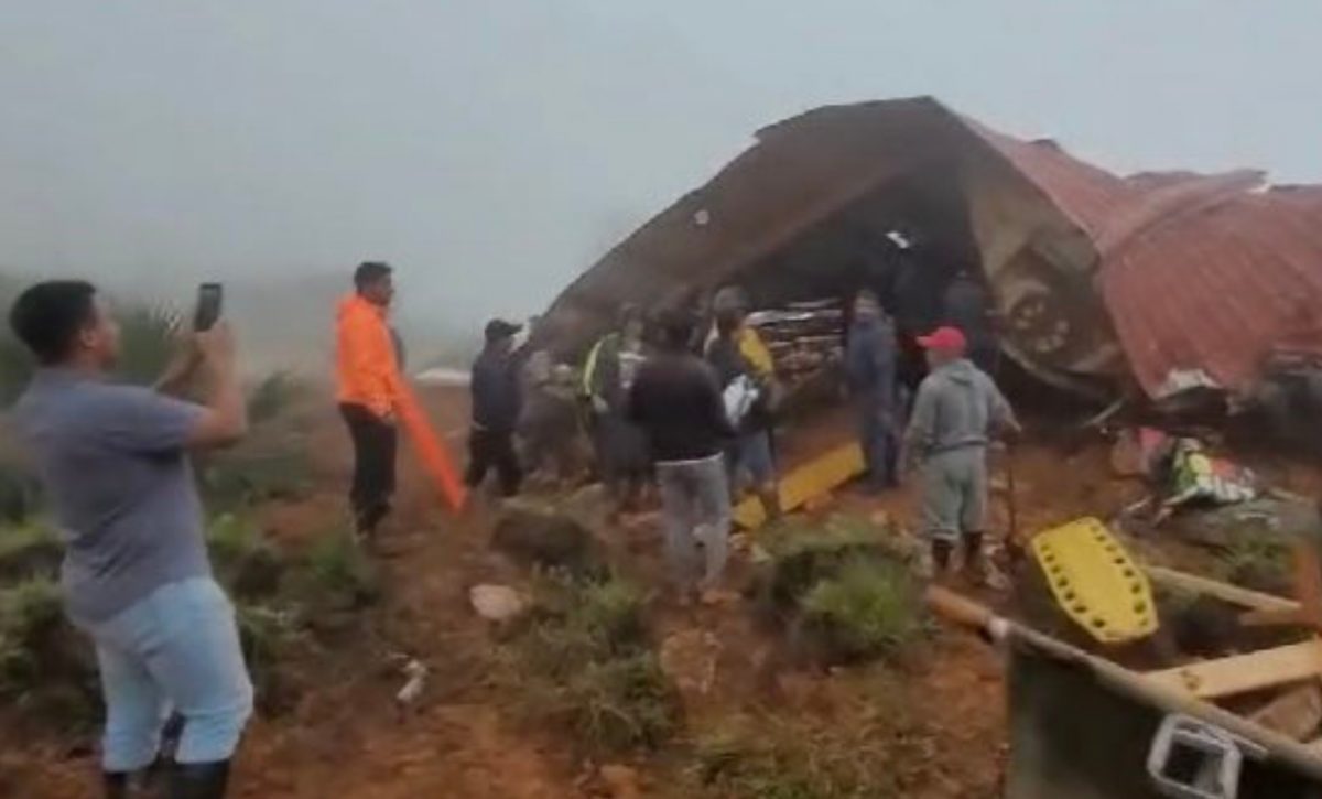 cuatro-personas-atrapadas-y-una-casa-destruida-en-celica-loja-por-las-fuertes-lluvias