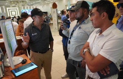 cultivadores-del-sector-palmero-de-ecuador-conocieron-la-innovacion-tecnologica-en-el-evento-summit-palmero-2025-en-santo-domingo-de-los-tsachilas-ecuador