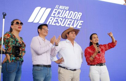 daniel-noboa-entrego-dinero-para-obras-y-vida-juridica-a-juntas-de-riego-en-manabi