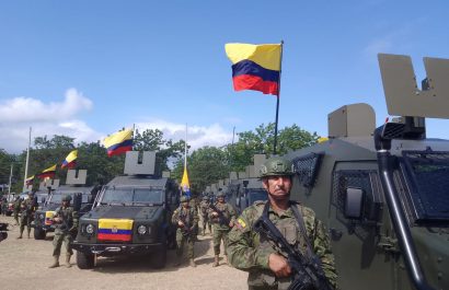 daniel-noboa-entrego-en-portoviejo-vehiculos-militares-para-manabi