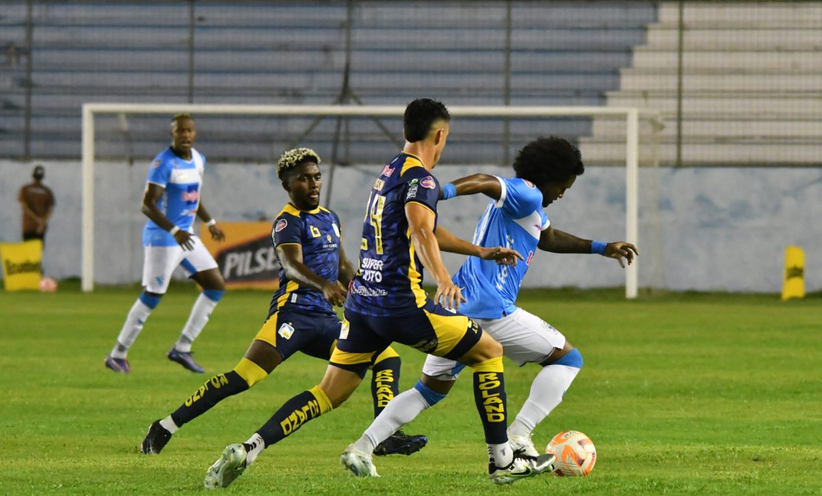 FBL-LIGAPRO-MANTA-DELFIN