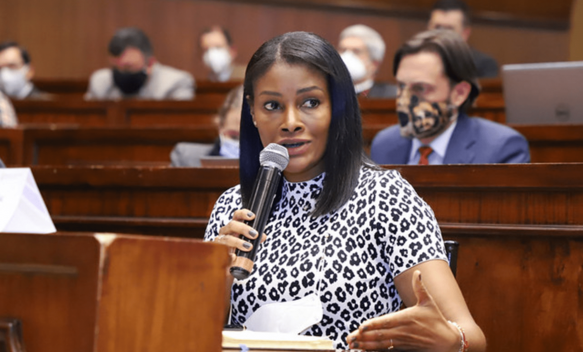 diana-salazar-comparecencia-asamblea-