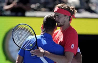 djokovic-se-retira-y-zverev-peleara-con-sinner-por-el-titulo-del-abierto-de-australia